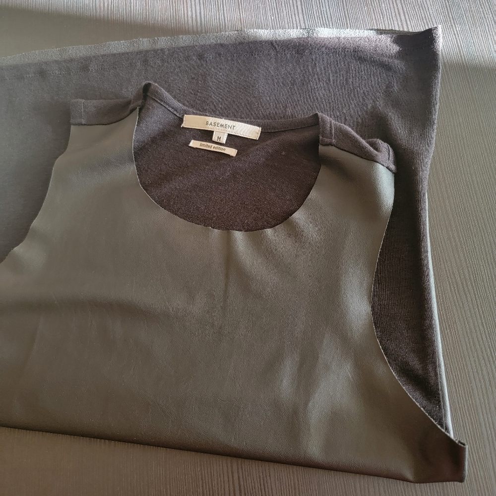 Black basement Limited edition Top! M - Picture 15 of 16